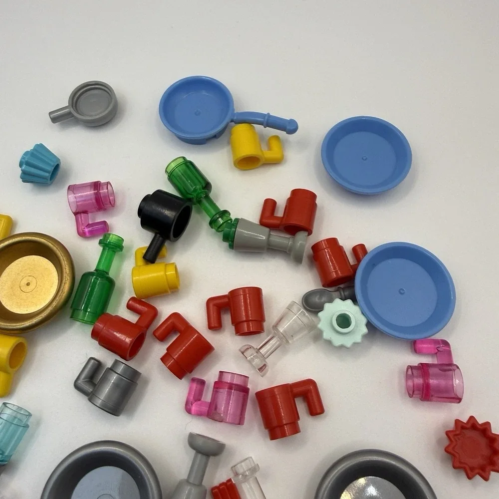 LEGO 50 Piece Kitchen Accessories Lot - Plates, Cups, Pans, Silverwear 002 - Picture 5 of 6